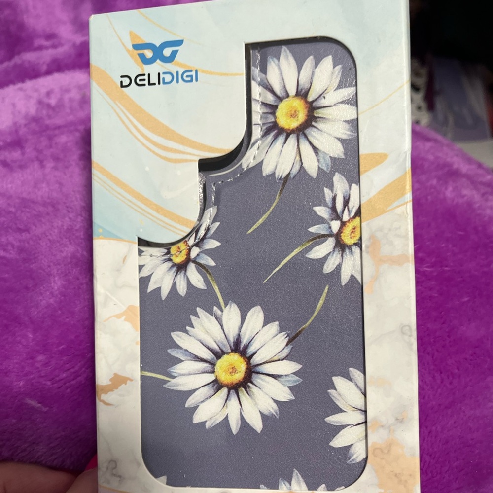 New Galaxy S22 Ulta Daisy Phone case by Delidigi